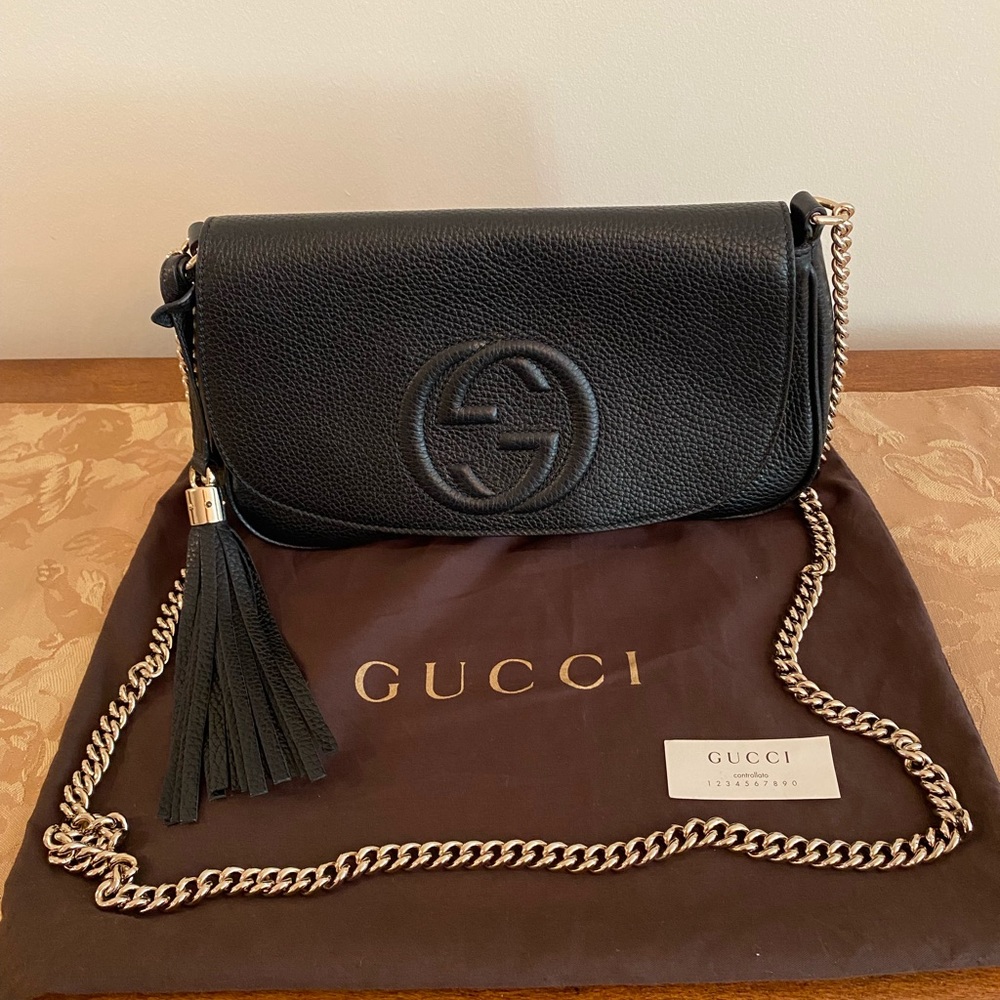 Authentic GUCCI SOHO BAG in BLACK LEATHER w/gold-tone shoulder length chain